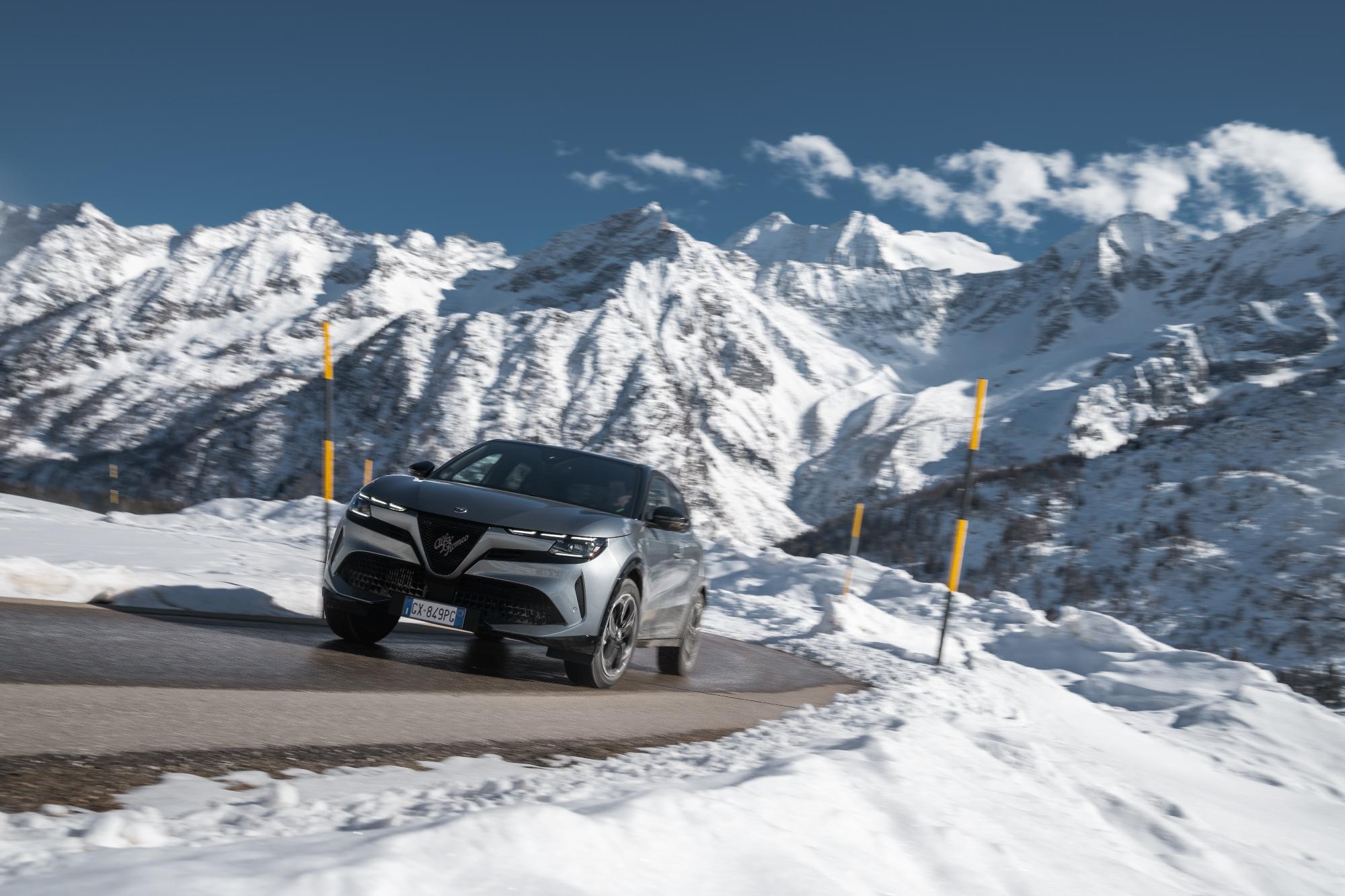 Διαθέσιμη για παραγγελίες στην Ελλάδα η Alfa Romeo Junior Ibrida Q4